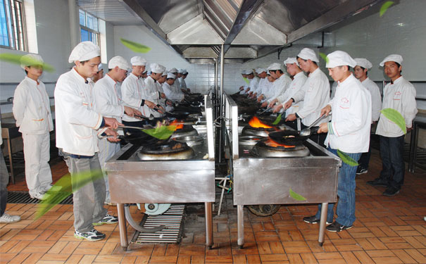 河北厨师学校学费多少?学多久?