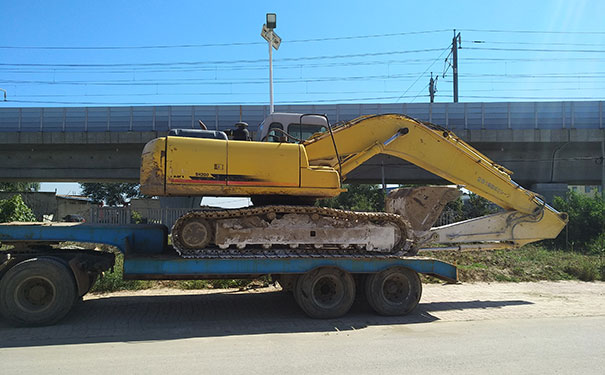 渭南挖掘机培训学校学费多少钱?