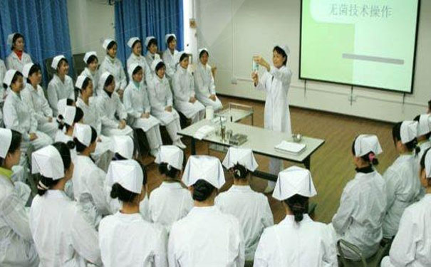 北京涉外护理学院