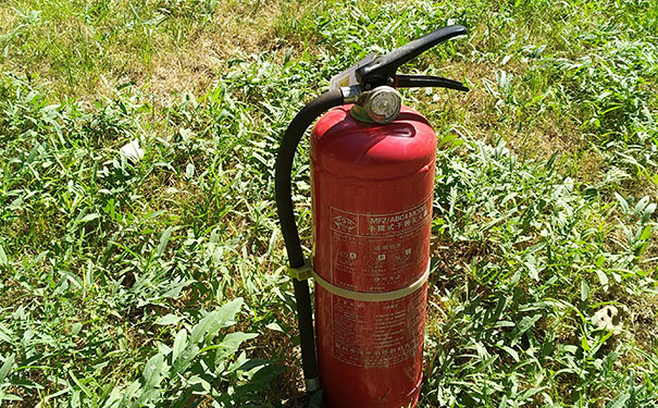 ����һ����������ʦ��ѵ���ĸ���_����Ǯ_��ַ�绰΢��