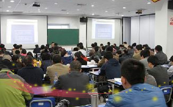 ����һ����������ʦ��ѵ���ĸ���_����Ǯ_��ַ�绰΢��