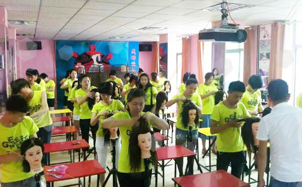 烟台标榜美发培训学校