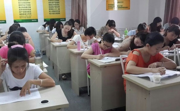 成都恒企会计培训学校 成都恒企会计培训学校