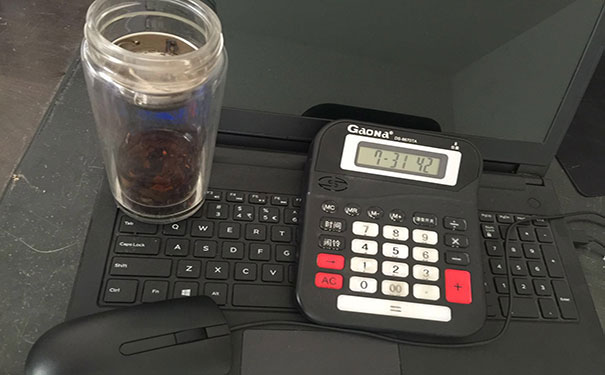 ��ݸ��Ƴ���ְ����ѵ��_��ݸ��������ѵѧУ/