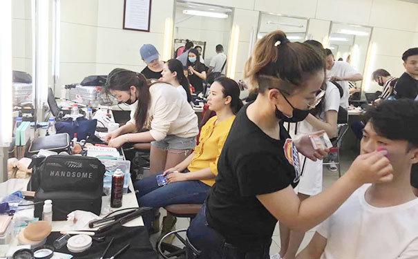 赤峰学美容纹绣去哪_学期_学费_地址