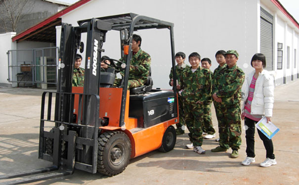 长沙学叉车在哪里学