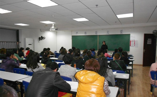 枝江学会计学费多少?学多久?