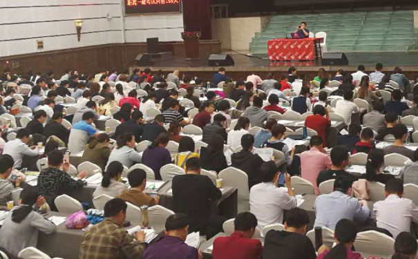 ������·����ʦ��ѵѧУ