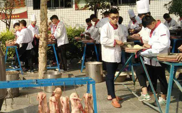 ����У����ʲôרҵ