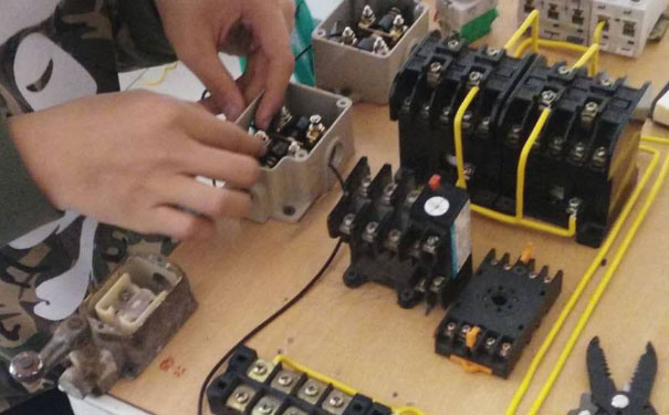 ���ݵ繤֤��ѵѧУ�������繤��ѵ��