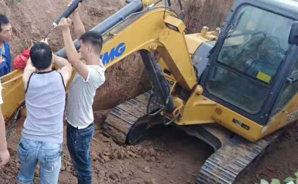 西安现代挖掘机培训学校