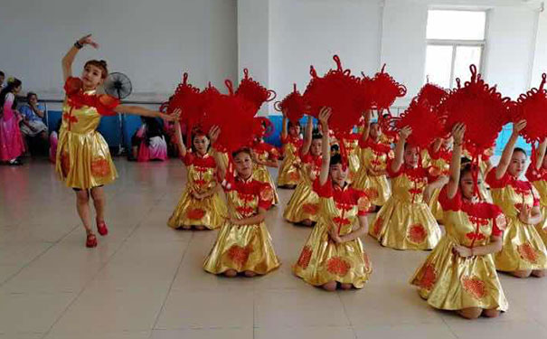 沈阳师联幼师学校