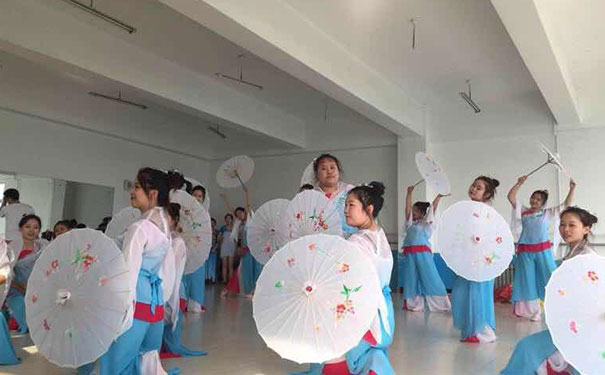 沈阳师联幼师学校