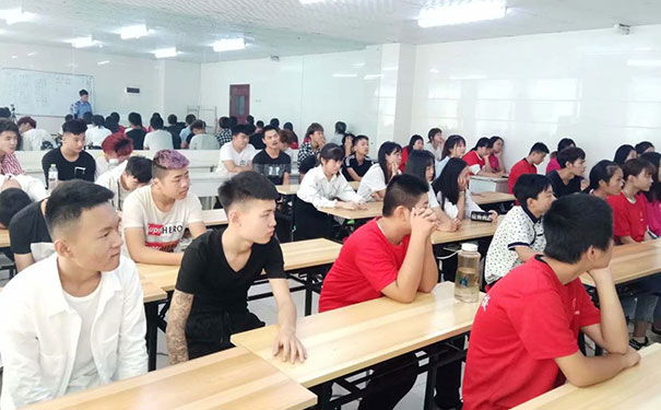 济宁美开乐技校