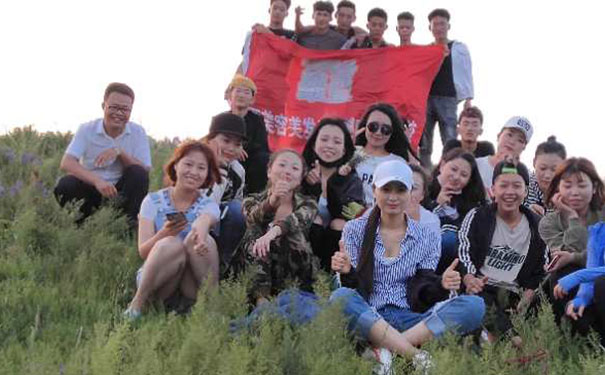 赤峰罗亚美容美发学校
