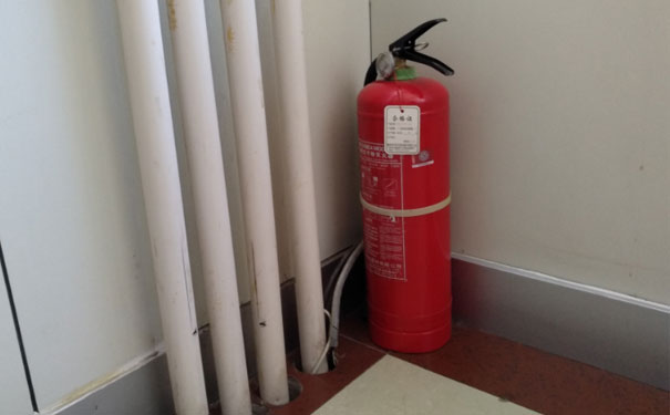 ����һ����������ʦ��ѵ���ĸ���_����Ǯ_��ַ�绰΢��