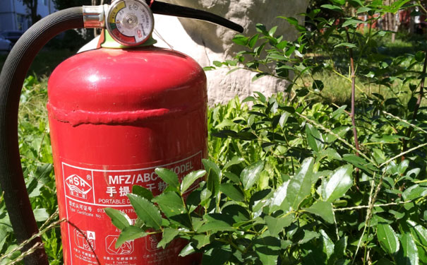 ����һ����������ʦ��ѵ���ĸ���_����Ǯ_��ַ�绰΢��