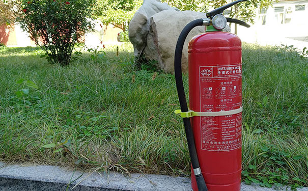 ������·����ʦ��ѵѧУ