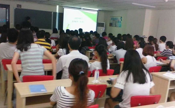 重庆麦积会计学校