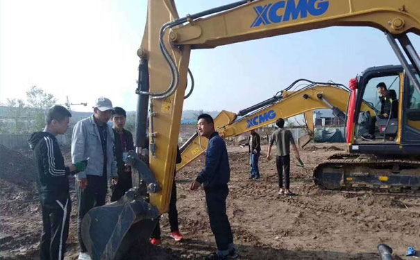兰州现代挖掘机培训学校
