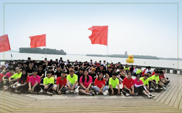 ΢ɽ������ѵѧУ�ļҺ� - ѧ�Ѷ���Ǯ