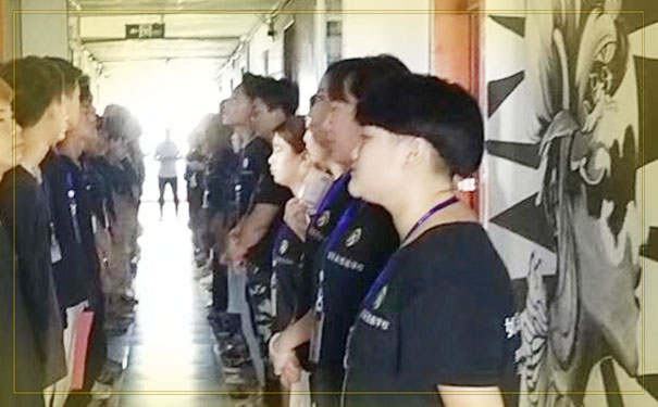 ����������ѵѧУ�ļҺ� - ѧ�Ѷ���Ǯ