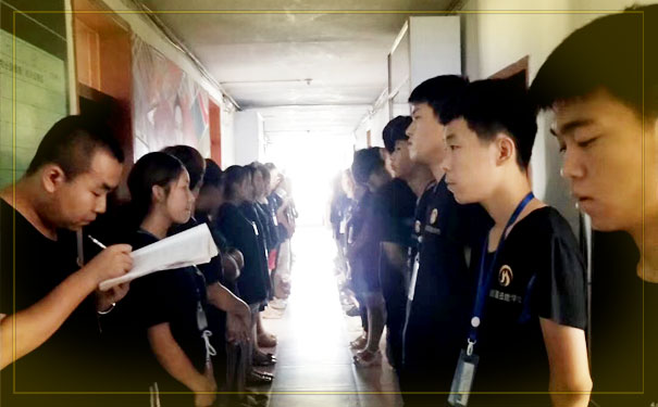 ¡Ң������ѵѧУ�ļҺ� - ѧ�Ѷ���Ǯ