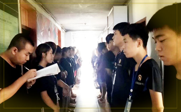 ¡Ң������ѵѧУ�ļҺ� - ѧ�Ѷ���Ǯ