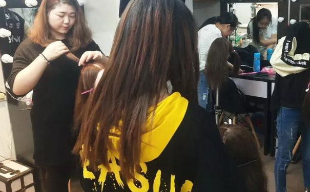 招远美发培训学校哪家好 - 学费多少钱