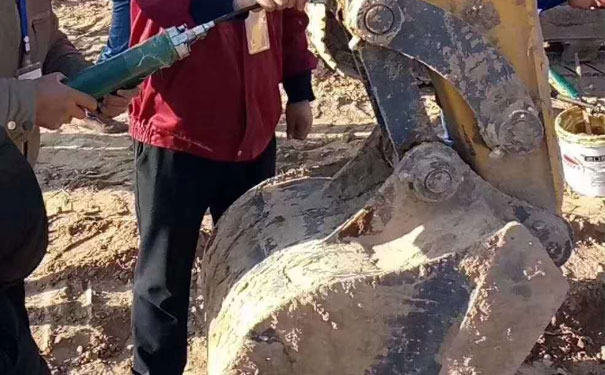 �����ھ����ѵѧУ�ļҺ� - ѧ�Ѷ���Ǯ     