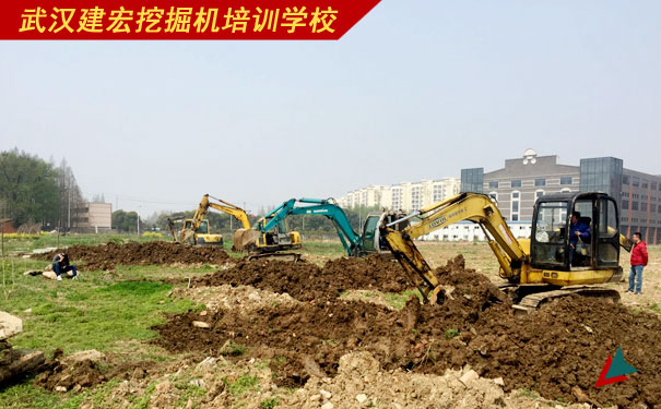 荆州挖掘机培训学校哪家好 - 学费多少钱 荆州挖掘机培训学校哪家好 - 学费多少钱