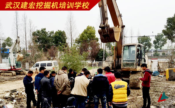 随州挖掘机培训学校哪家好 - 学费多少钱 随州挖掘机培训学校哪家好 - 学费多少钱