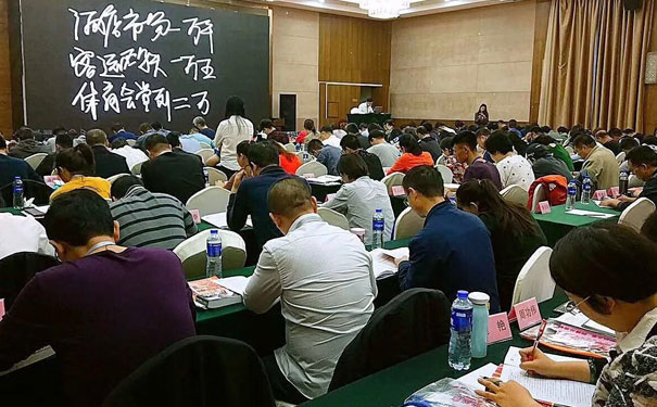 ���콭������������ʦ��ѵ�ļҺ�-����-��ַ-�绰