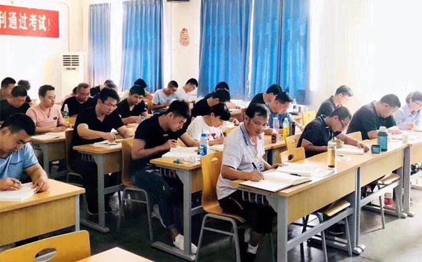 ��ͬ��������ʦ��ѵ�ļҺ�-����-��ַ-�绰