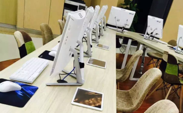 ���ݰ�������Ӣ����ѵ�ļҺ� - ���ö���Ǯ - ��ַ