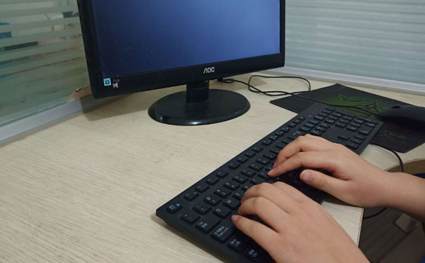 �Ϻ���������ѵ�����ĸ���-ѧ��-��ַ-�绰