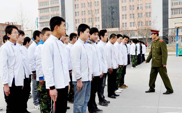 河北厨师培训学校哪家好-学费多少钱-学多久
