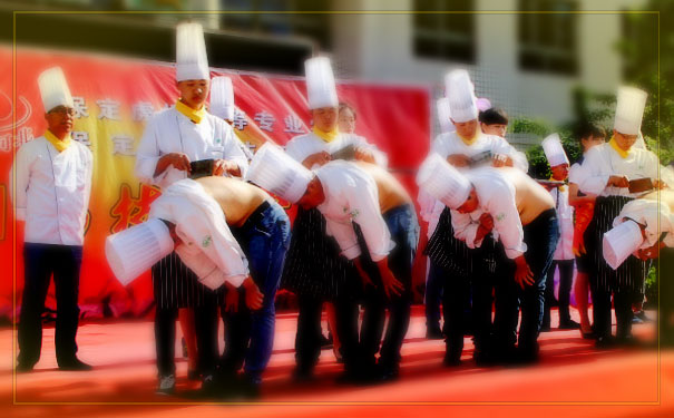易县厨师培训学校哪家好-学费多少钱-学多久