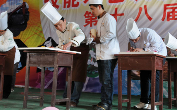 涞源厨师培训学校哪家好-学费多少钱-学多久