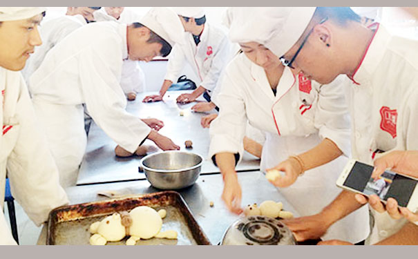 黄岛厨师培训学校哪家好-学费多少钱-学多久