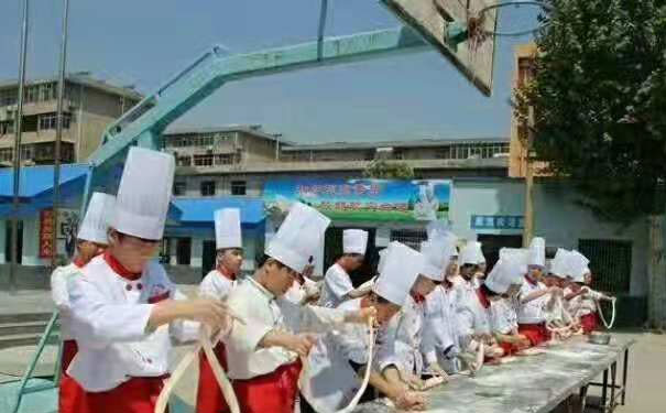 蒲城厨师培训学校哪家好-学费多少钱-学多久