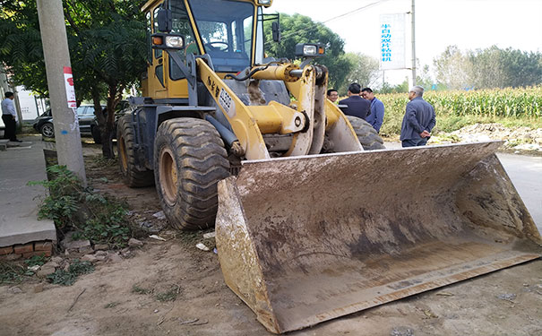 ����װ�ػ���ѵѧУ�ĸ��� - ���ǲ�����ѵ�����Ǯ