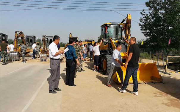 ����װ�ػ���ѵѧУ�ĸ��� - ���ϲ�����ѵ�����Ǯ