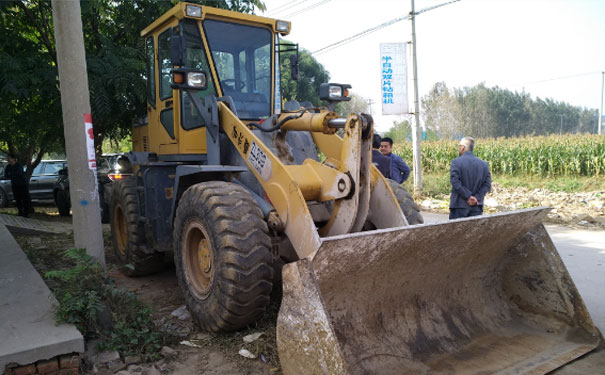 ����װ�ػ���ѵѧУ�ĸ��� - ����������ѵ�����Ǯ
