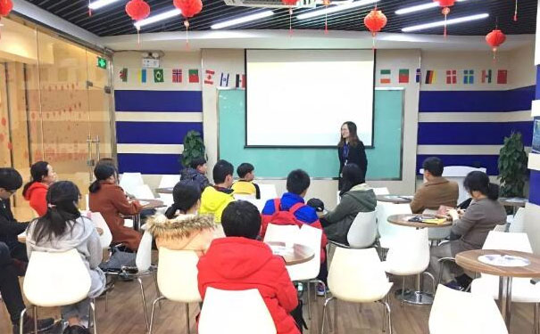 ����Ӣ����ѵ���շѼ�Ŀ��