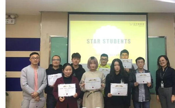 ����Ӣ����ѵ�����ļҺ�