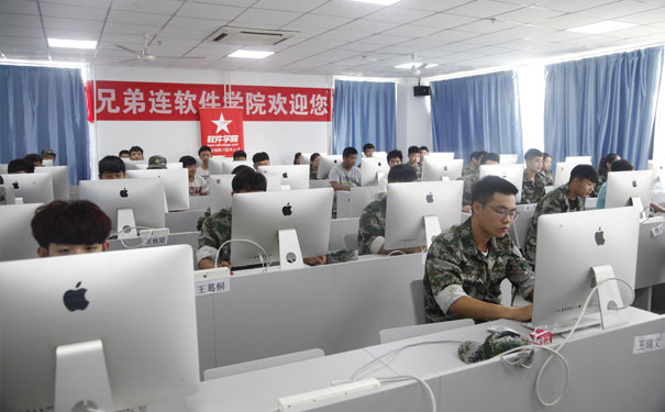 ����UI�����ѵѧУ�ĸ��� - ѧ�Ѷ���Ǯ - ��ַ