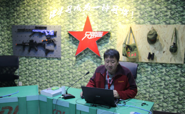 �ɶ�UI�����ѵѧУ�ĸ��� - ѧ�Ѷ���Ǯ - ��ַ