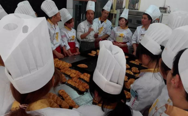 陕西蛋糕培训学校哪里好 - 学费 - 地址
