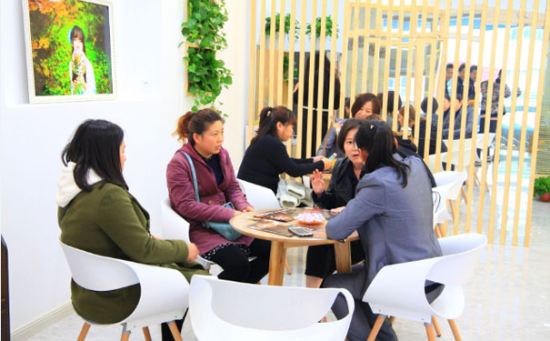 ����������ѵ���ļҺ�